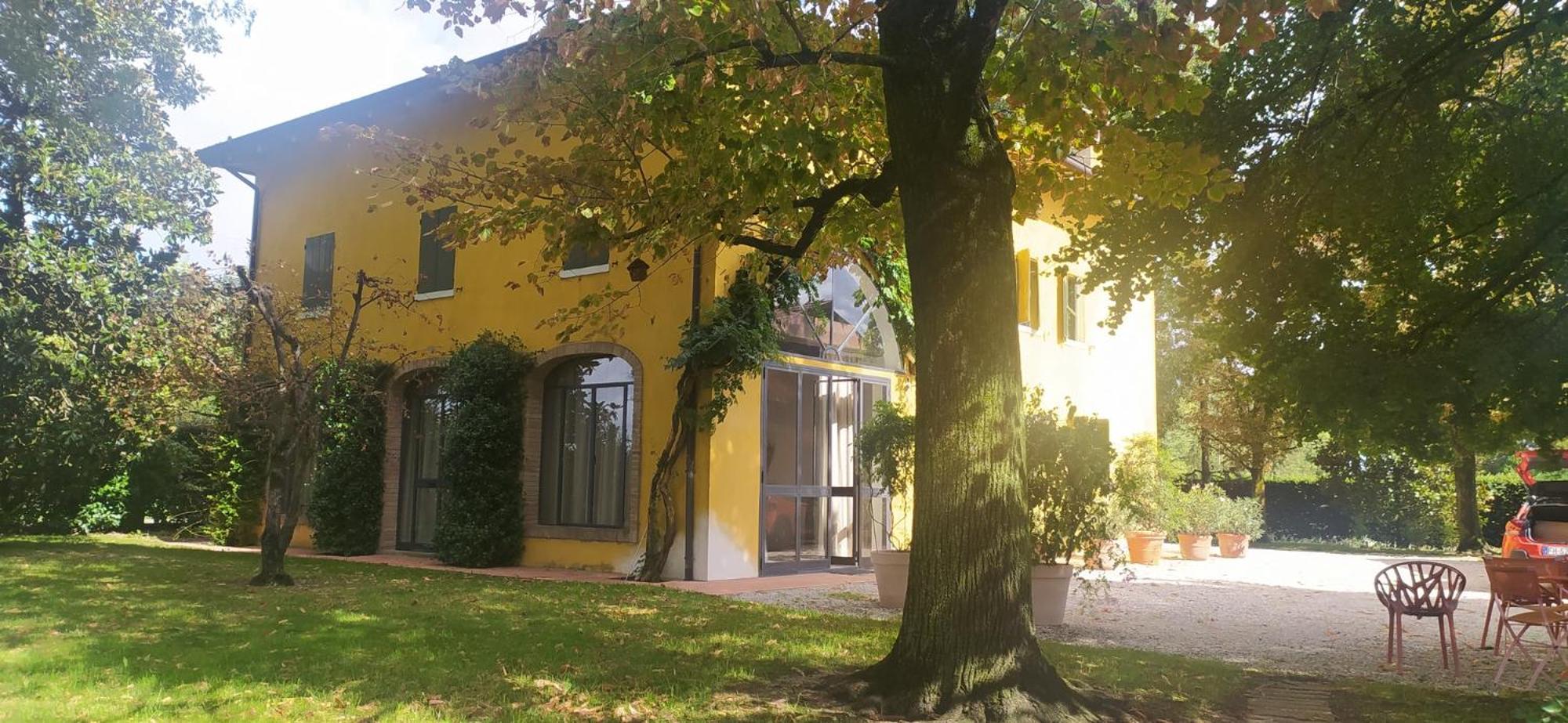 La Rosa Selvatica Acomodação com café da manhã Ravarino Exterior foto